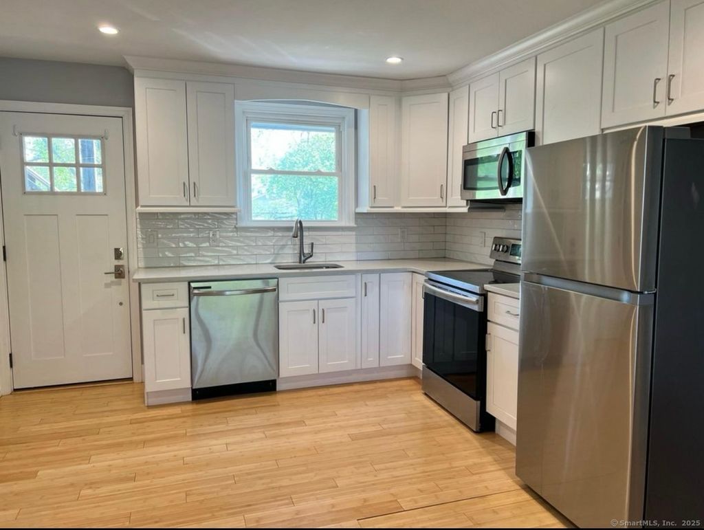 Photo of 7 Dale Street #2R, Stamford, CT 06902 (MLS # 24162061)