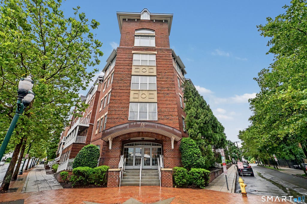 Photo of 35 W Broad Street #117, Stamford, CT 06902 (MLS # 24194428)