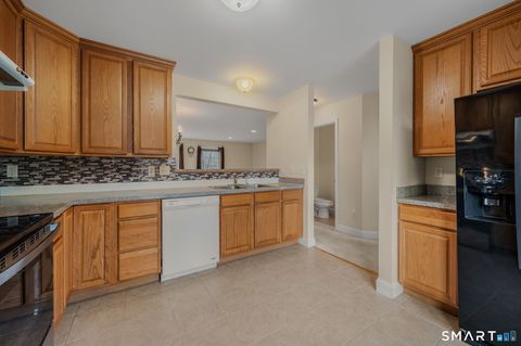 Tiny photo for 15 Freedom Way #22, East Lyme, CT 06357 (MLS # 24148544)