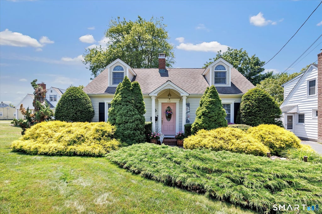 Photo of 259 Pauline Street, Stratford, CT 06615 (MLS # 24210048)