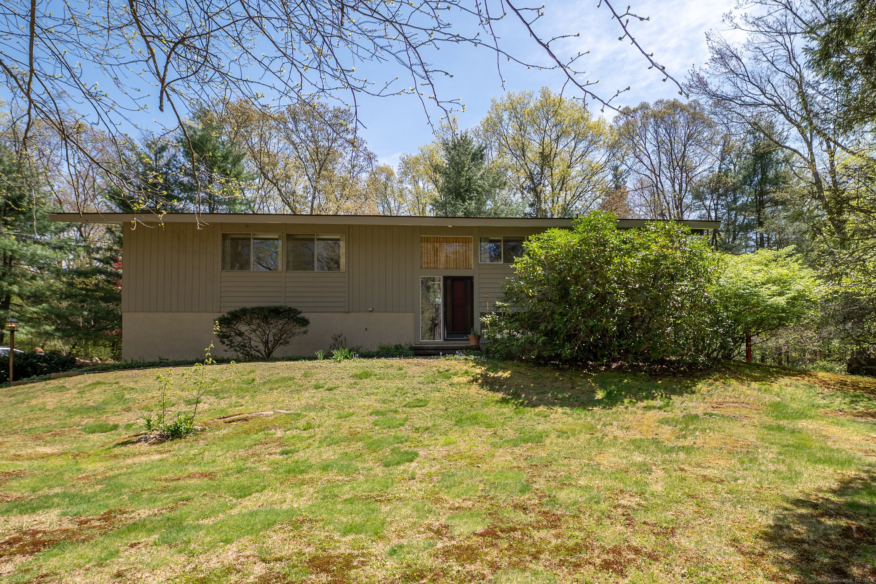 87 Pleasant Drive, Bethany, Connecticut image 1
