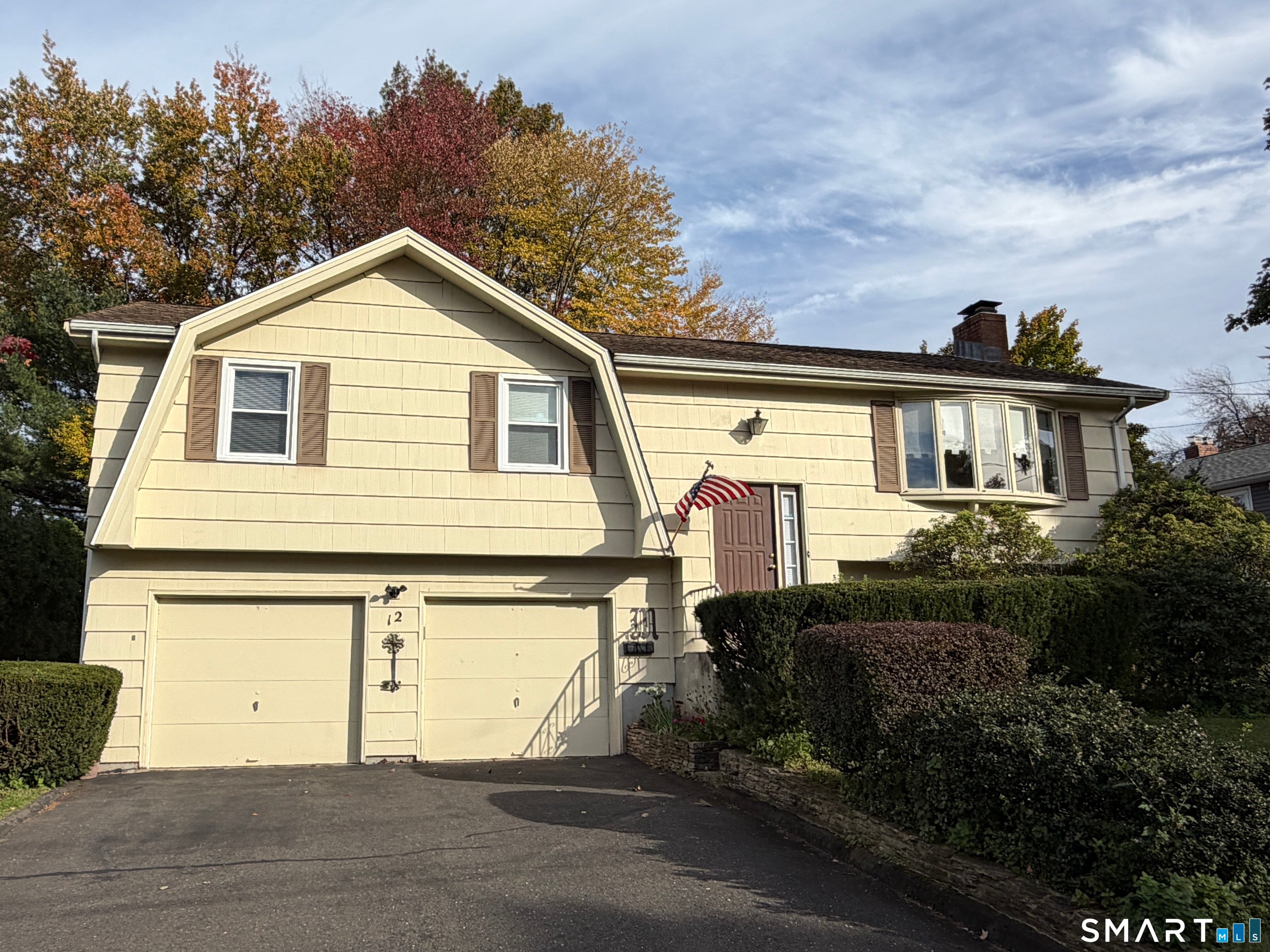 12 Nathan Hale Drive