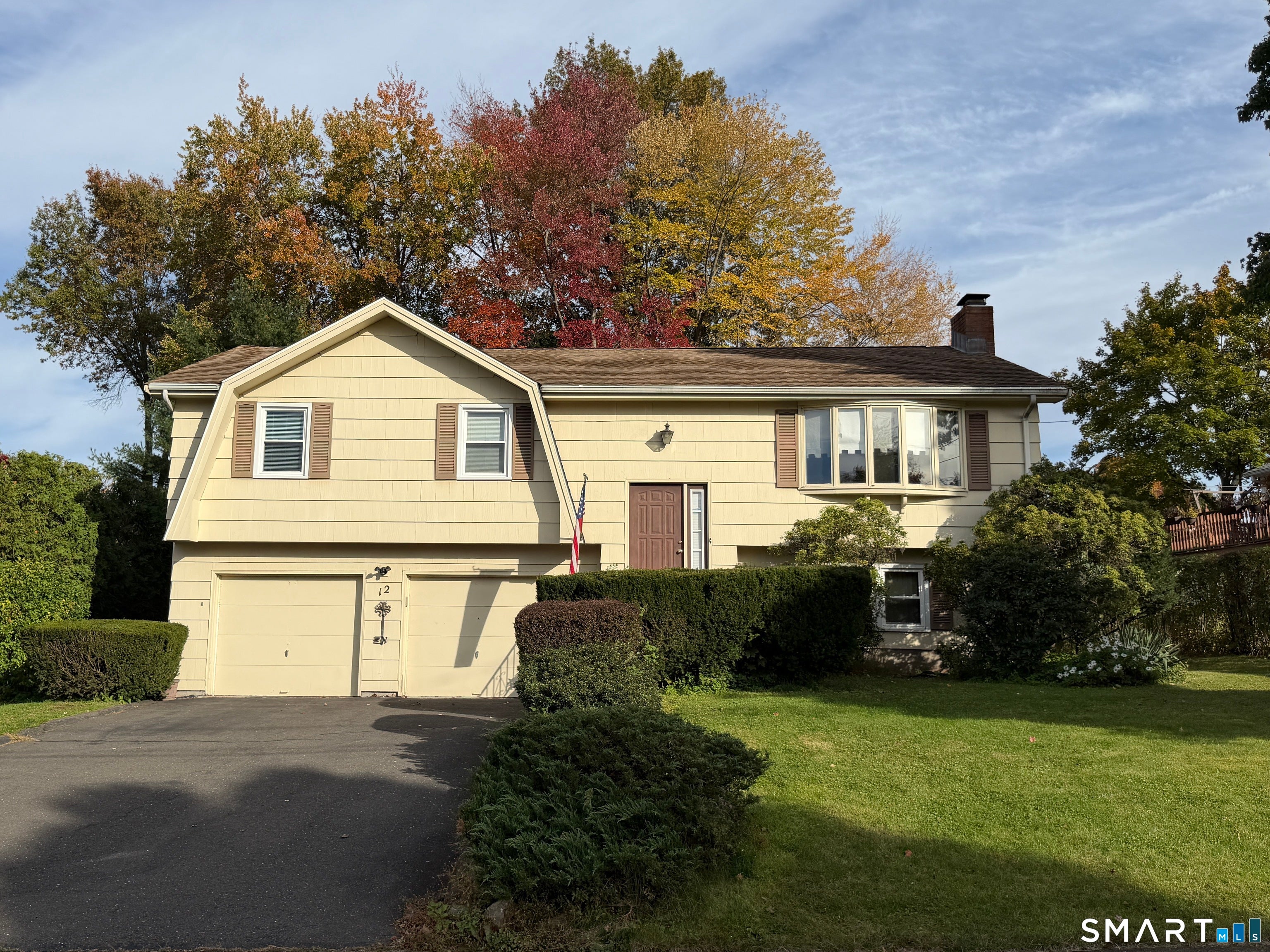 12 Nathan Hale Drive
