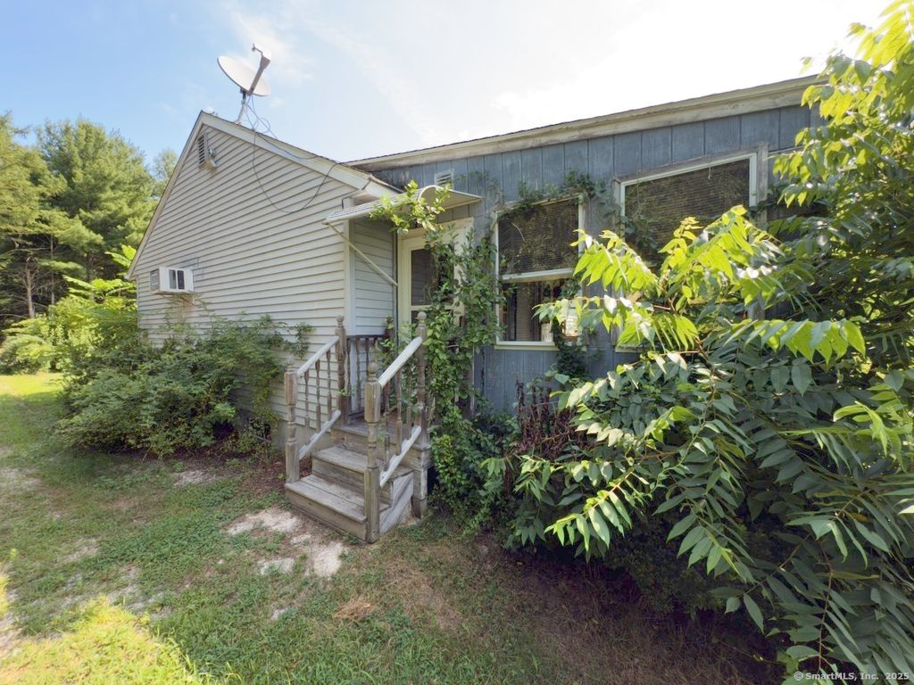 Photo of 47 Texas Heights Road, Plainfield, CT 06374 (MLS # 24133723)