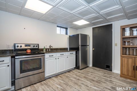 Tiny photo for 35 Fairlawn Street, Farmington, CT 06032 (MLS # 24165308)