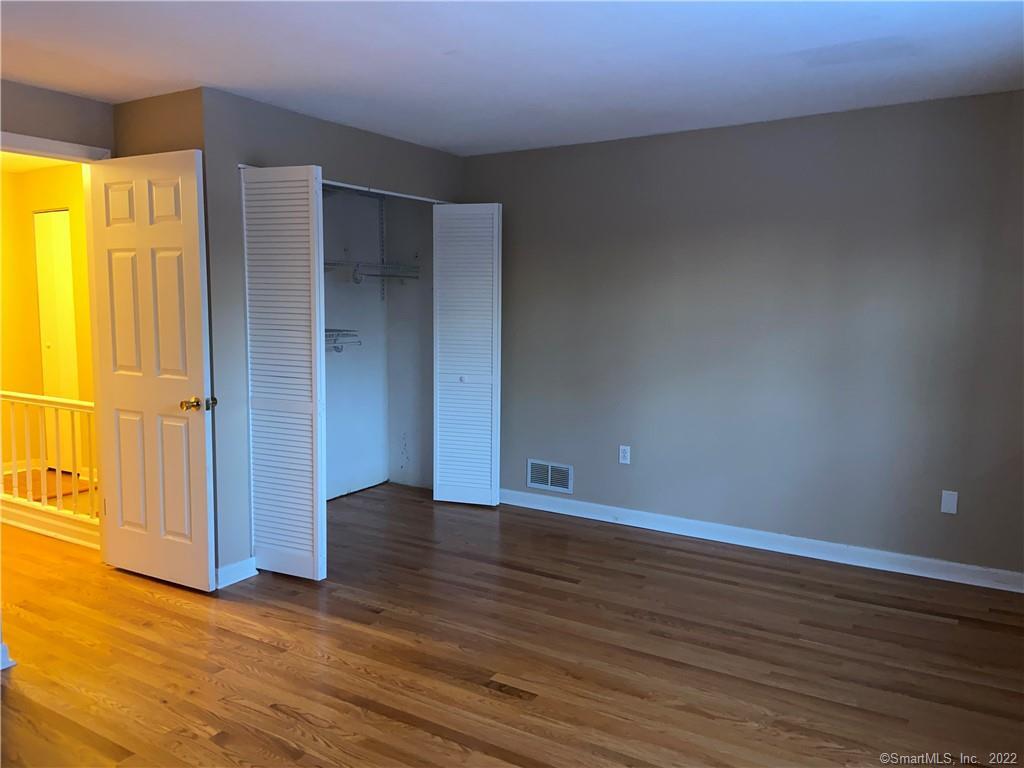 Windsor, Connecticut 06095, United States, 2 Bedrooms Bedrooms, ,2 BathroomsBathrooms,Residential,Pending,211877