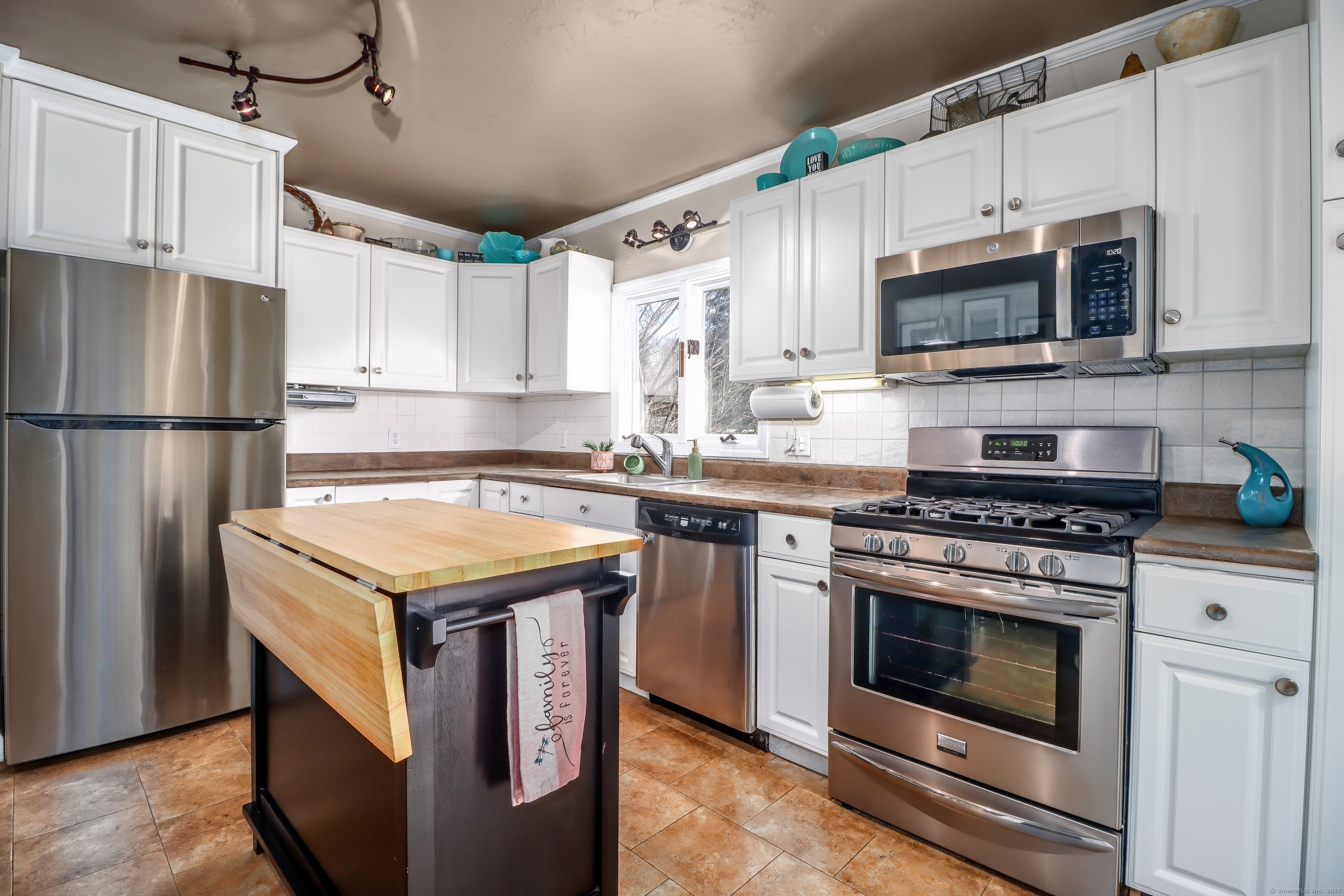172 Chestnut Ridge Road, Bethel, Connecticut image 12