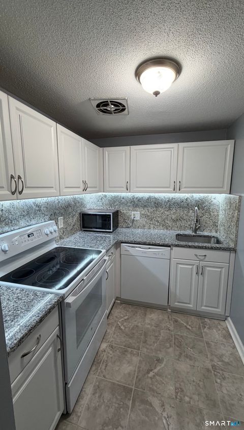 Photo of 57 Burgundy Hill Lane #57, Middletown, CT 06457 (MLS # 24153465)