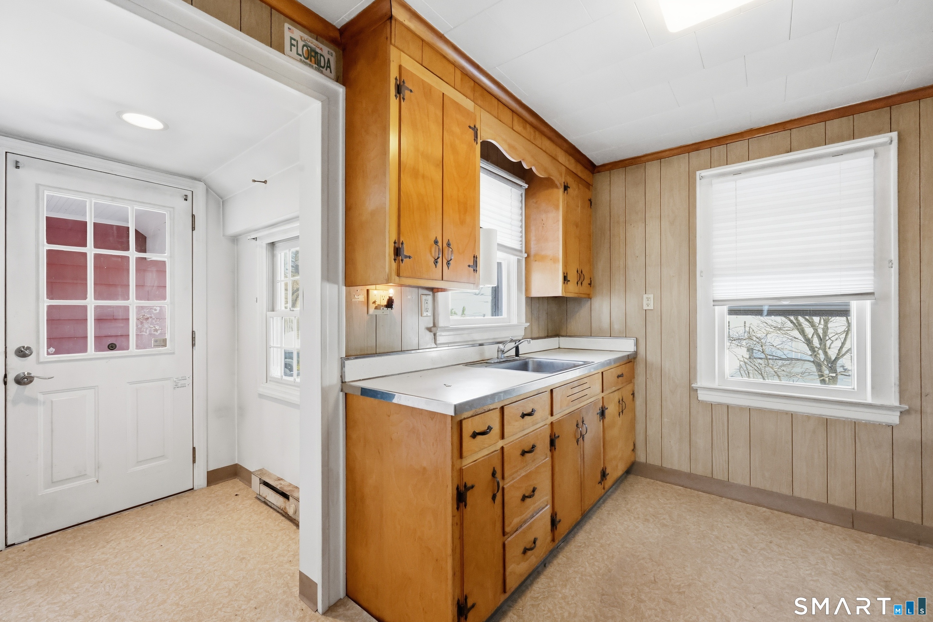 807 Long Hill Avenue