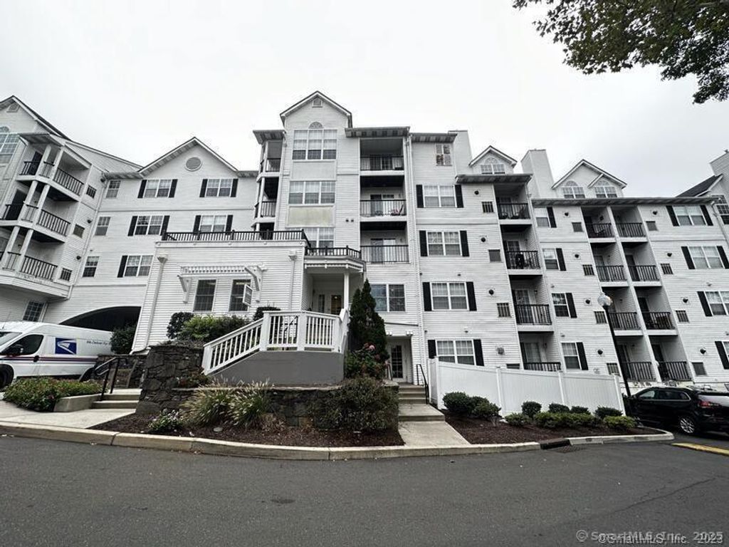Photo of 100 Glenbrook Road #T411, Stamford, CT 06902 (MLS # 24174954)