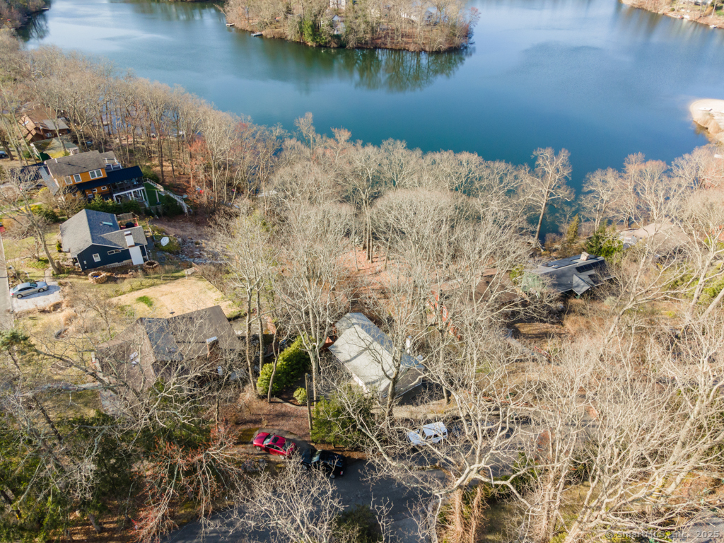Sage Road, Danbury, Connecticut - 1 Bedrooms  
1 Bathrooms  
4 Rooms - 