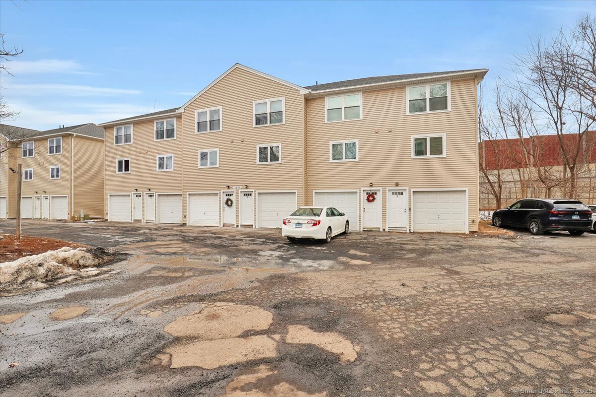 1243 East Street #APT F, New Britain, Connecticut image 1