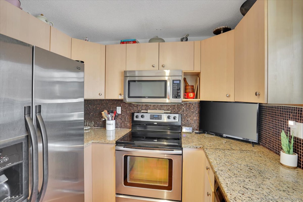 1243 East Street #APT F, New Britain, Connecticut image 10