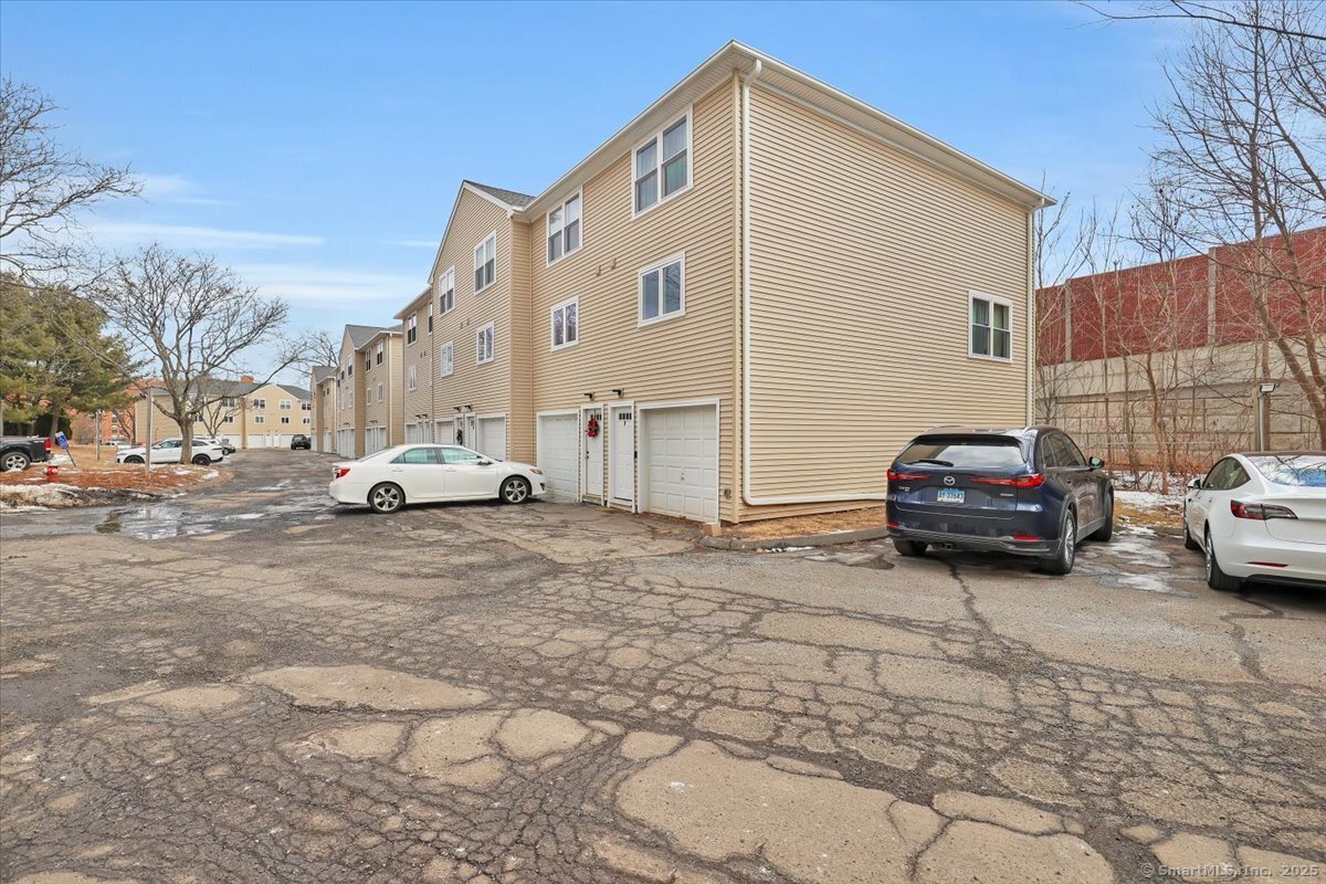 1243 East Street #APT F, New Britain, Connecticut image 27