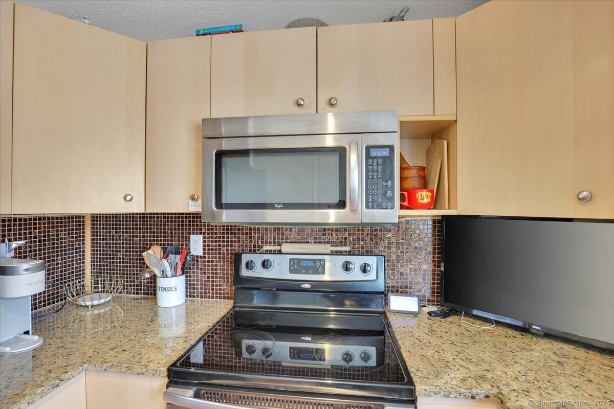1243 East Street #APT F, New Britain, Connecticut image 11