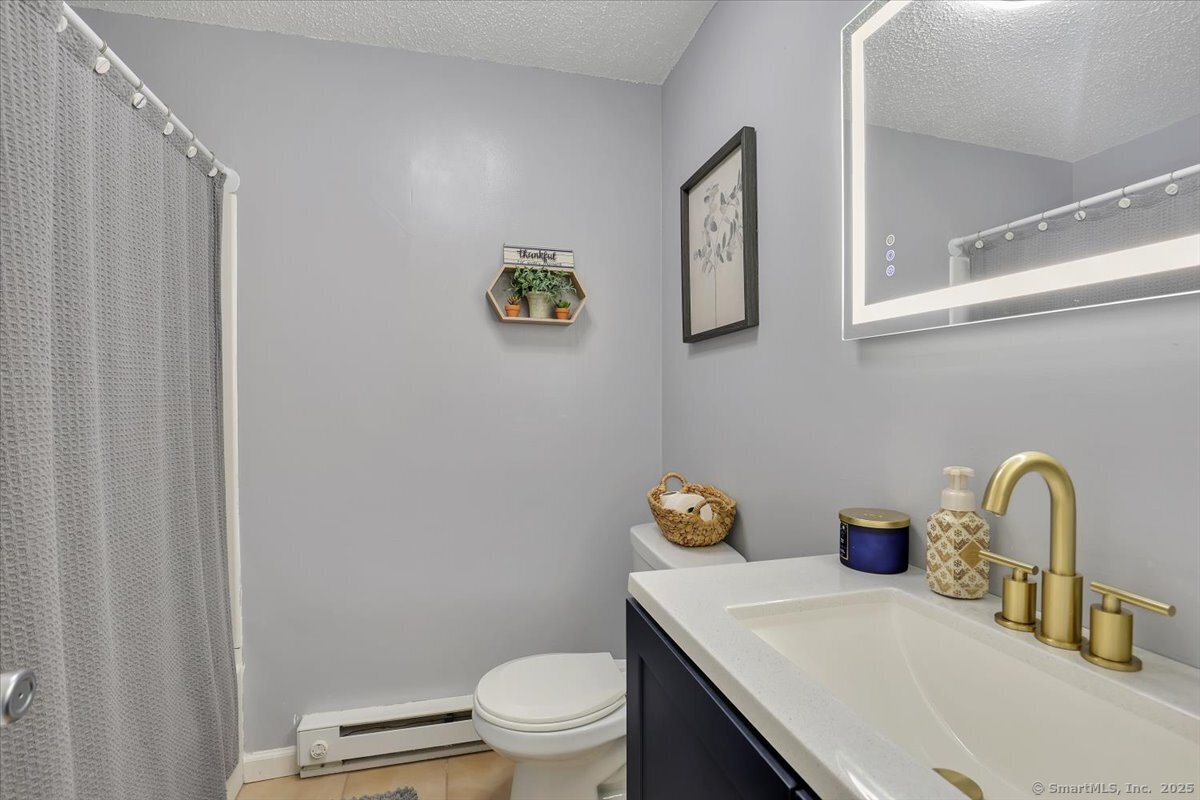 1243 East Street #APT F, New Britain, Connecticut image 19
