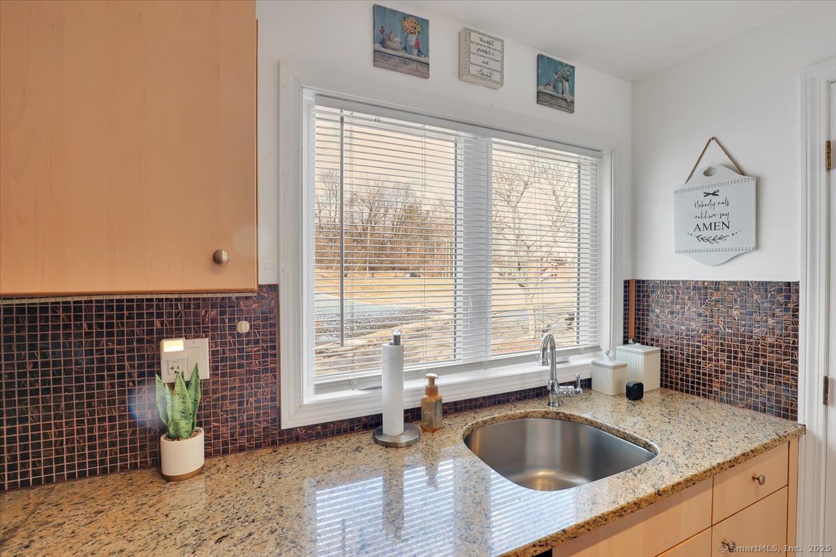 1243 East Street #APT F, New Britain, Connecticut image 12