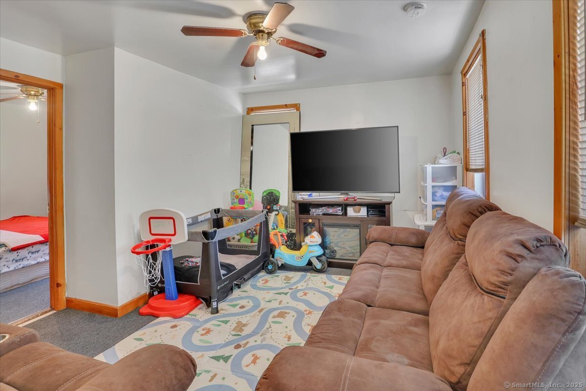 Windham, Connecticut 06226, United States, 8 Bedrooms Bedrooms, ,4 BathroomsBathrooms,Residential,Active,162254