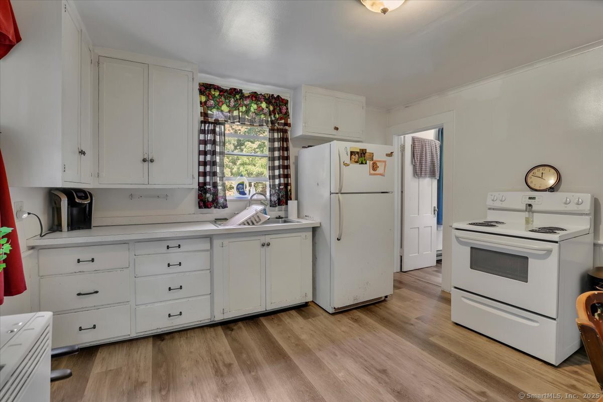 Windham, Connecticut 06226, United States, 8 Bedrooms Bedrooms, ,4 BathroomsBathrooms,Residential,Active,162254