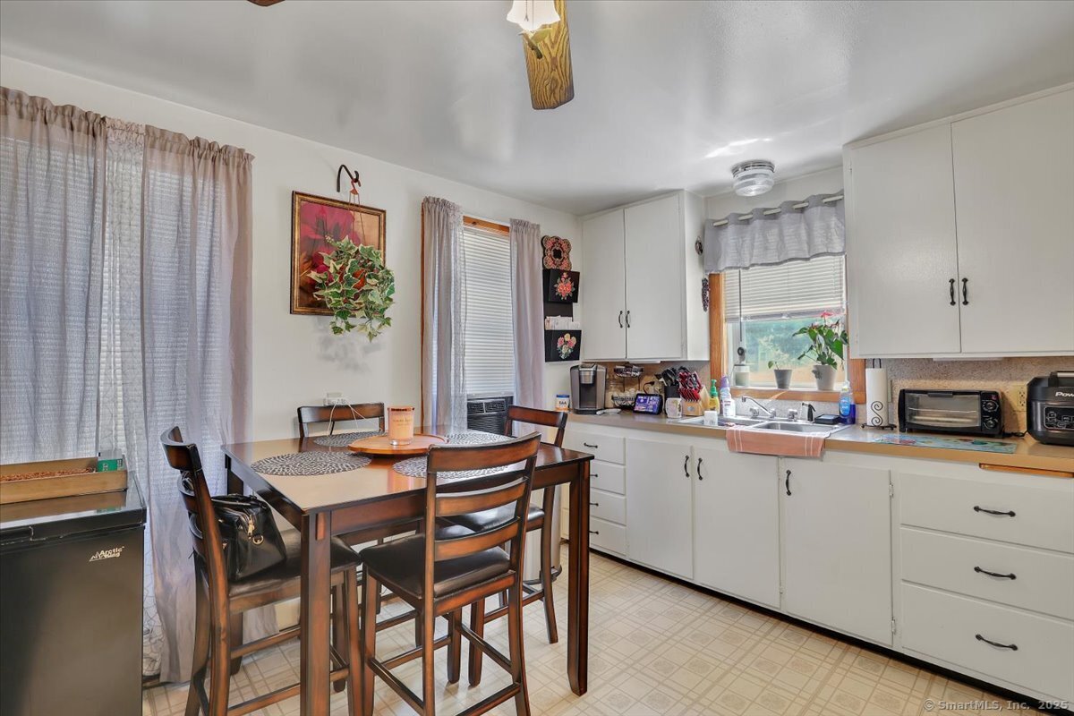 Windham, Connecticut 06226, United States, 8 Bedrooms Bedrooms, ,4 BathroomsBathrooms,Residential,Active,162254