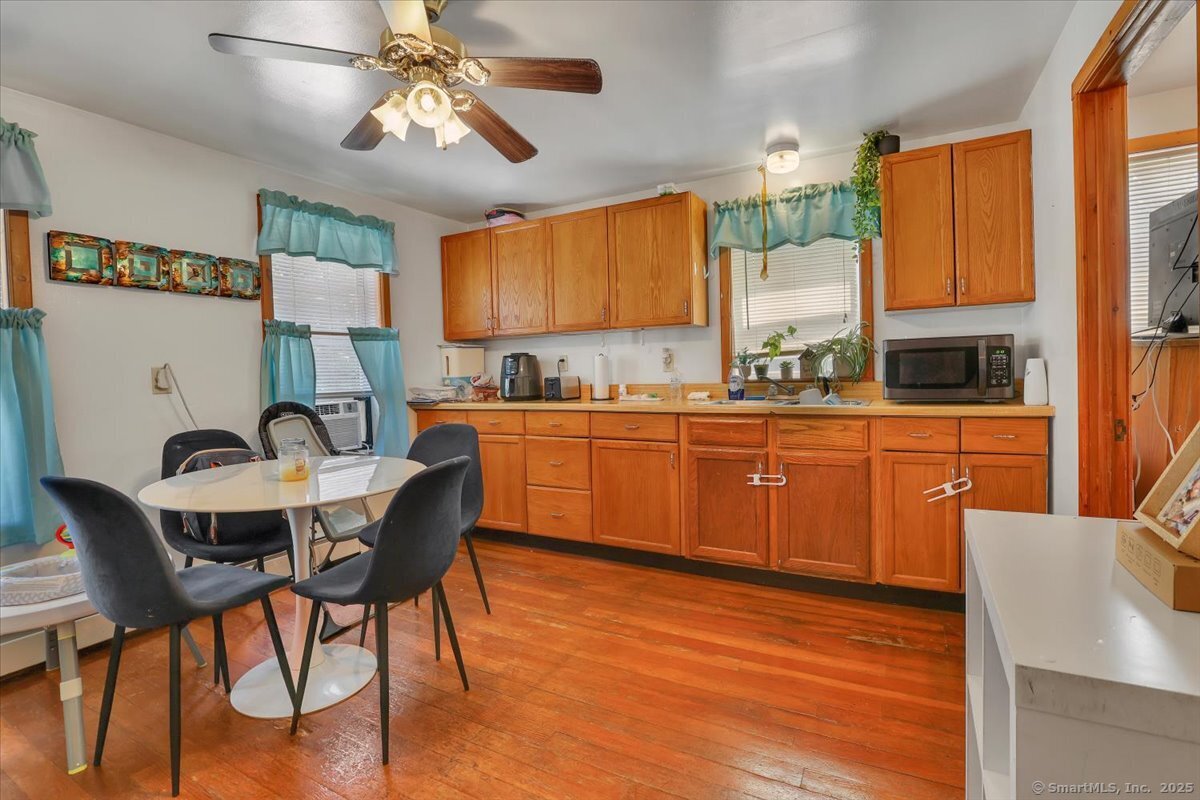 Windham, Connecticut 06226, United States, 8 Bedrooms Bedrooms, ,4 BathroomsBathrooms,Residential,Active,162254