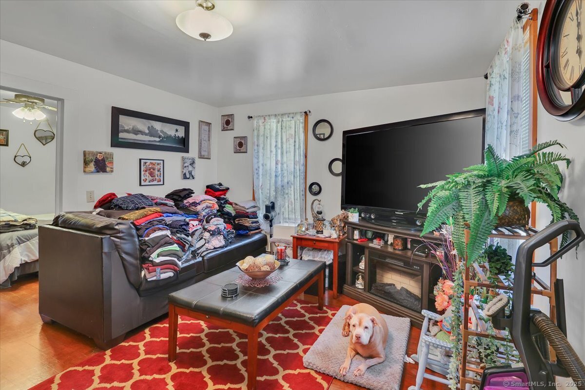 Windham, Connecticut 06226, United States, 8 Bedrooms Bedrooms, ,4 BathroomsBathrooms,Residential,Active,162254