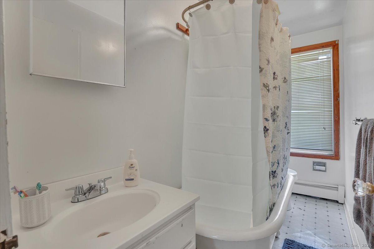 Windham, Connecticut 06226, United States, 8 Bedrooms Bedrooms, ,4 BathroomsBathrooms,Residential,Active,162254