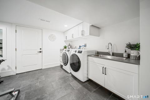 Tiny photo for 3112 N Main Street, Waterbury, CT 06704 (MLS # 24195693)