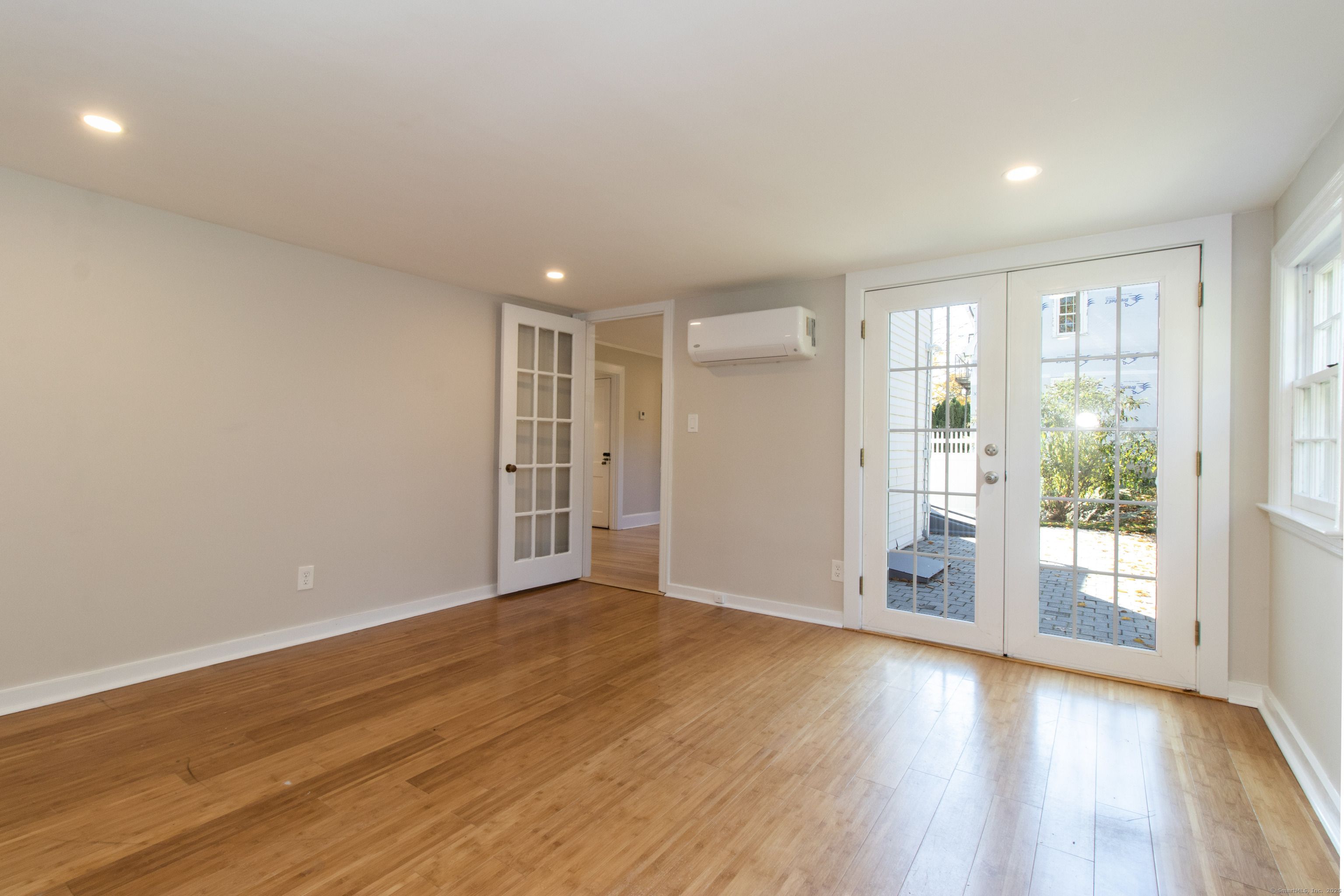 10 Elizabeth Street, Branford, Connecticut image 16
