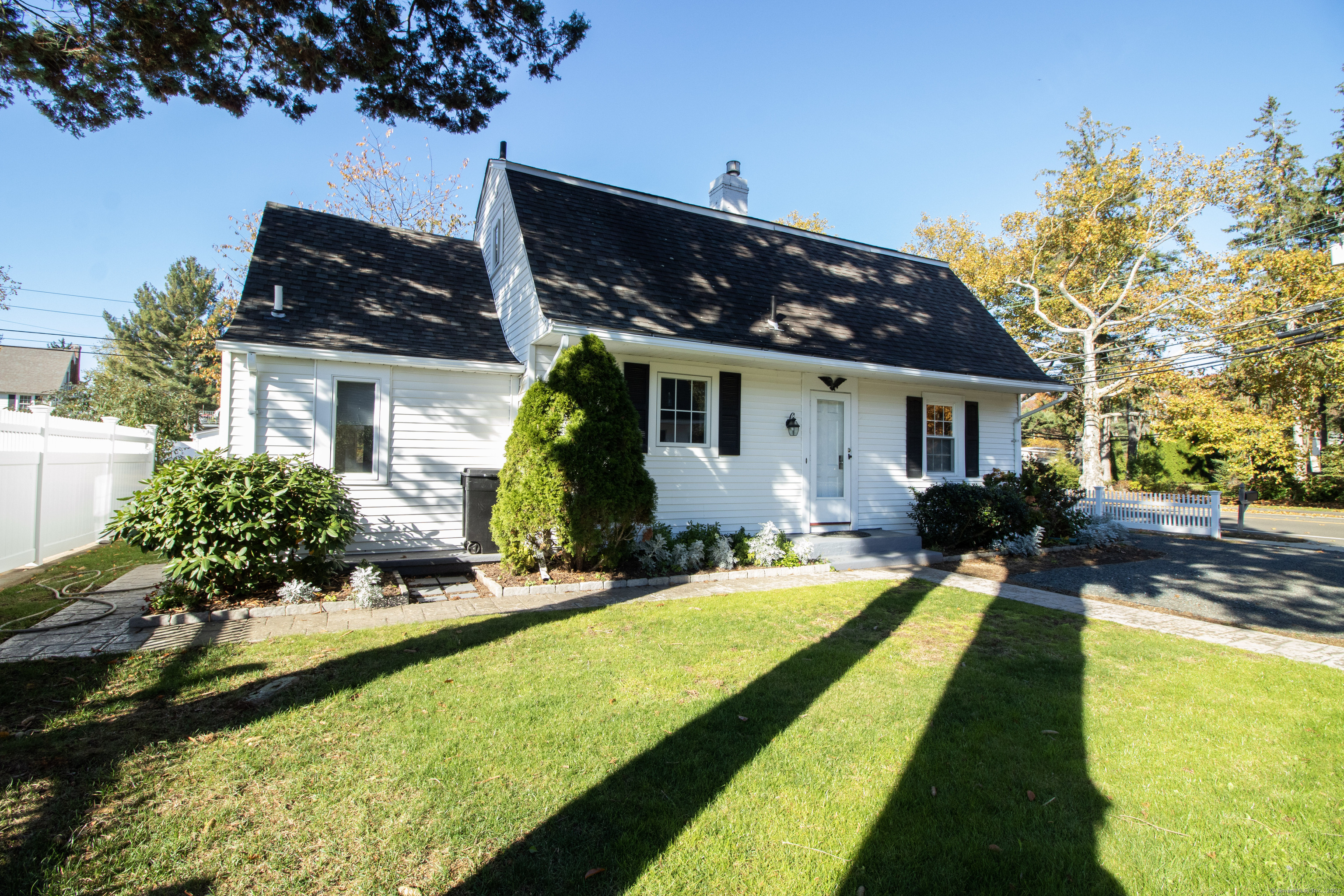 10 Elizabeth Street, Branford, Connecticut image 3
