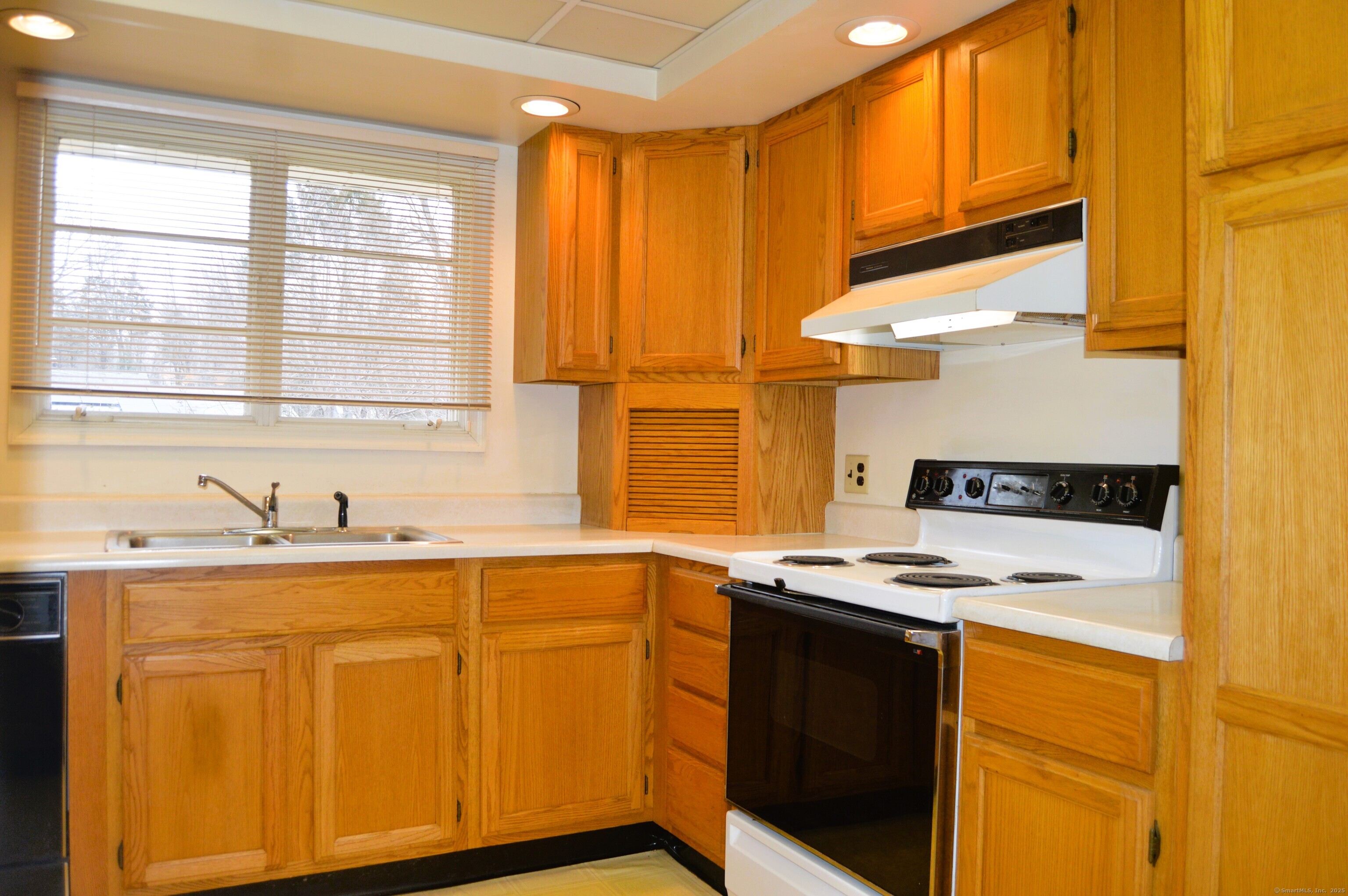102 Flagler Avenue, Cheshire, Connecticut image 4