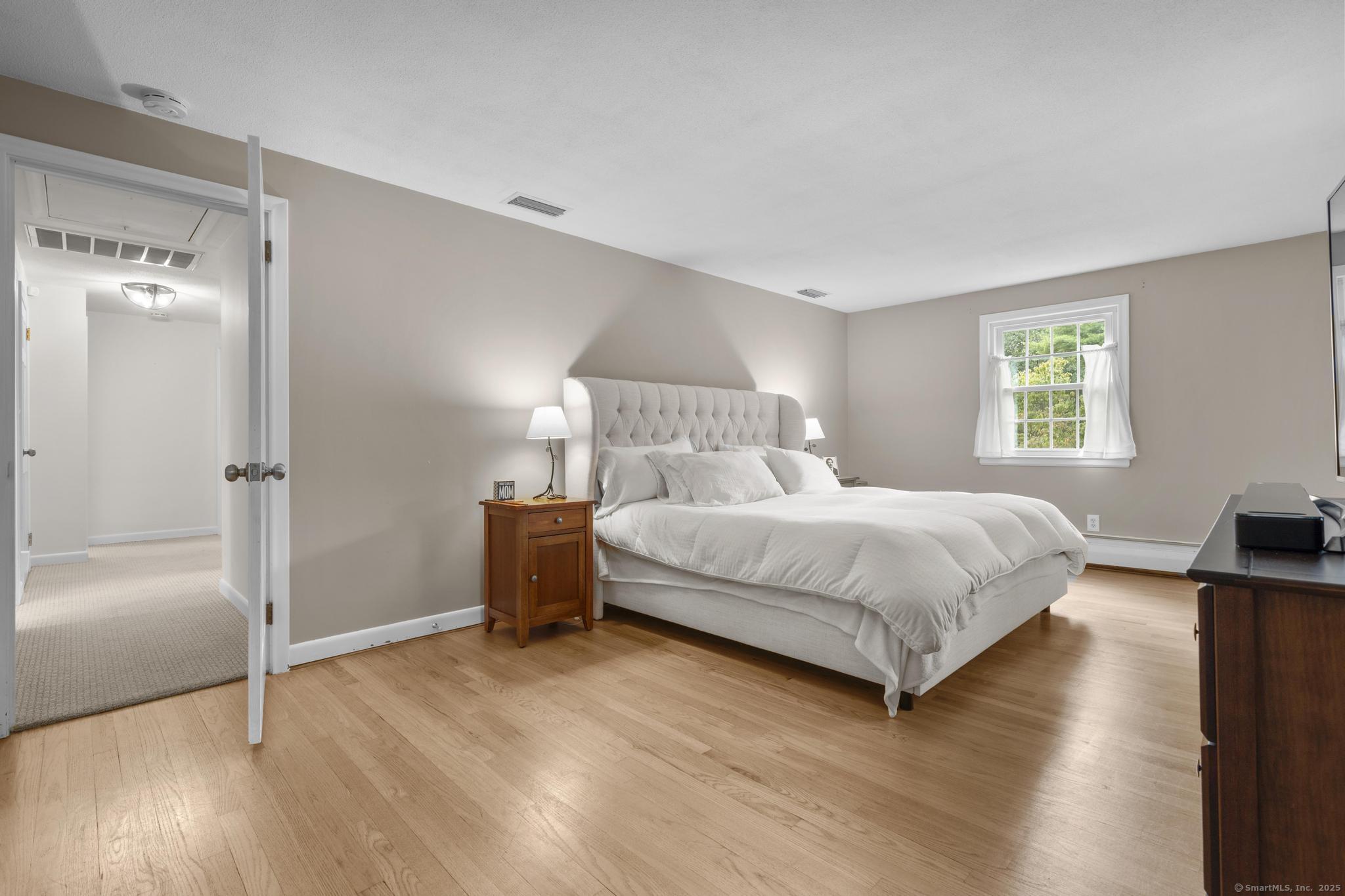 Avon, Connecticut 06001, United States, 4 Bedrooms Bedrooms, ,3 BathroomsBathrooms,Residential,Active,213070