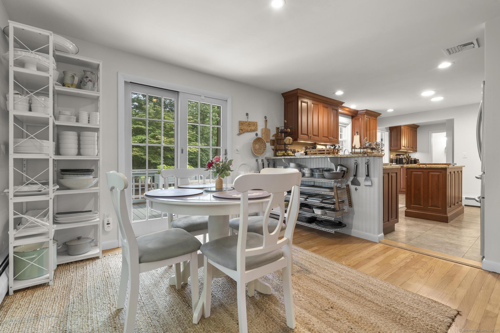 Avon, Connecticut 06001, United States, 4 Bedrooms Bedrooms, ,3 BathroomsBathrooms,Residential,Active,213070