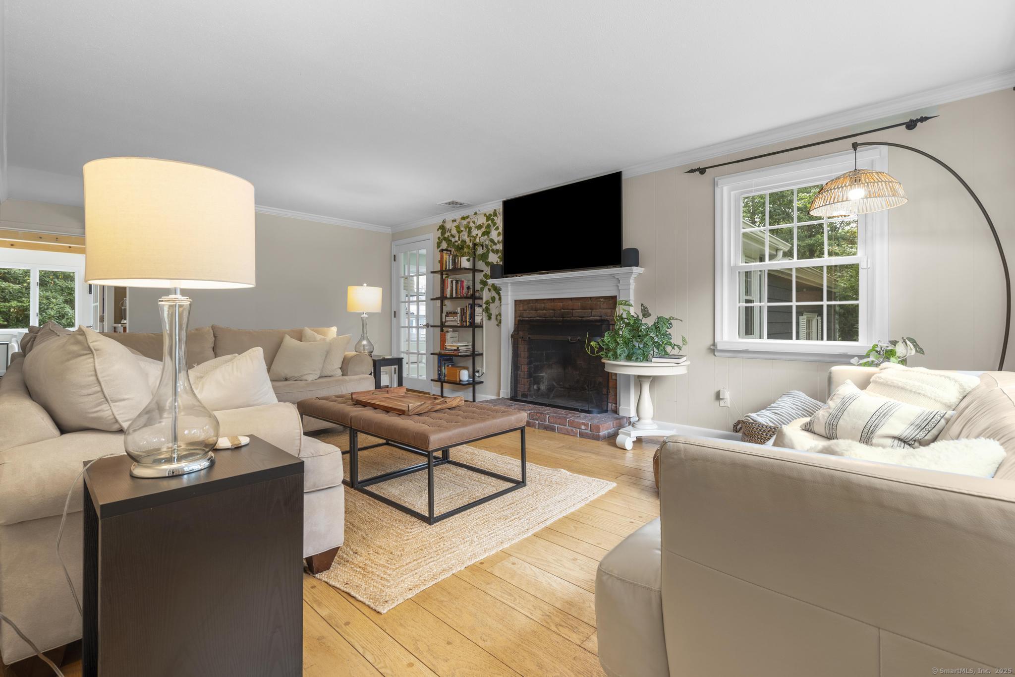 Avon, Connecticut 06001, United States, 4 Bedrooms Bedrooms, ,3 BathroomsBathrooms,Residential,Active,213070