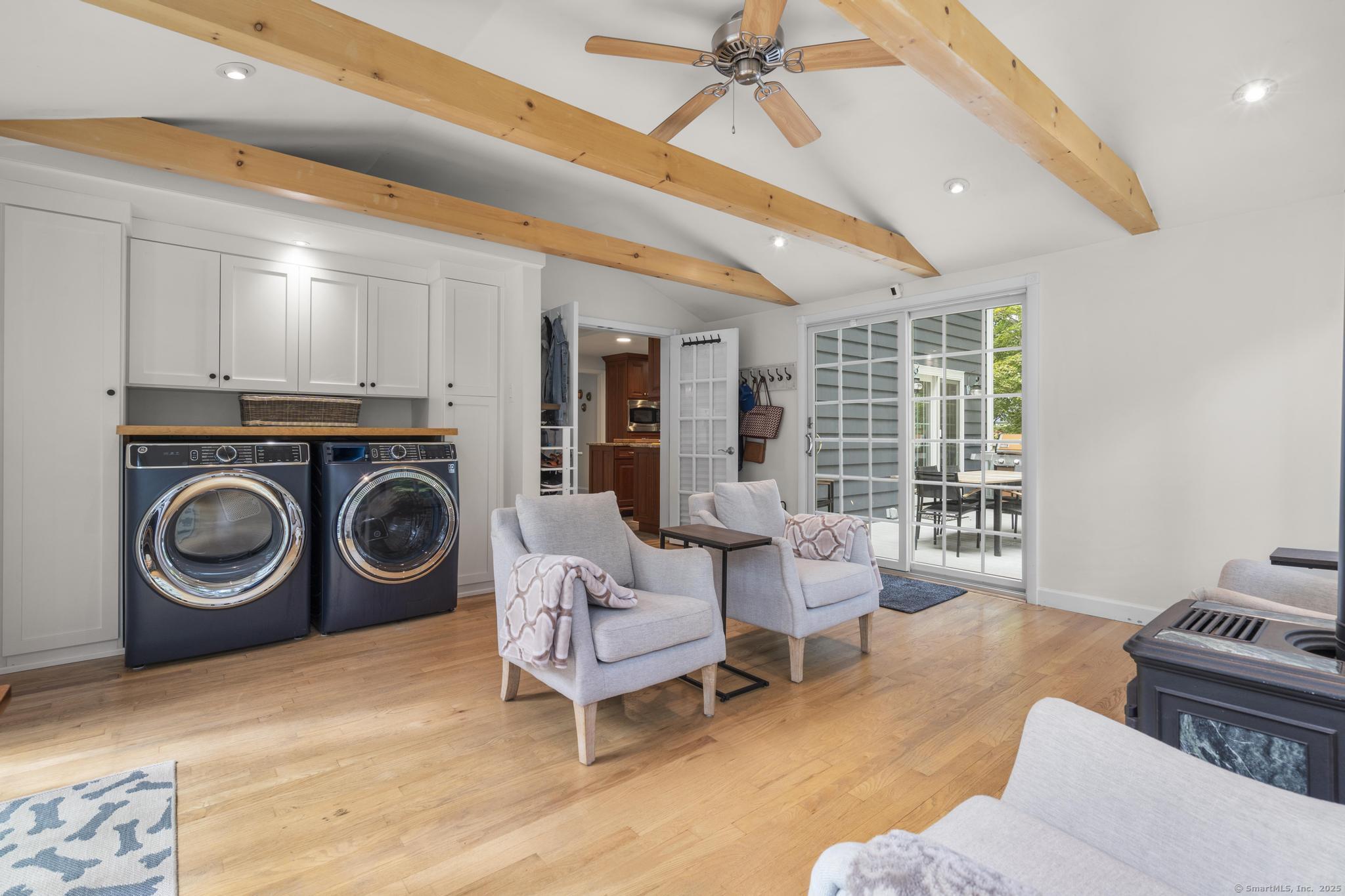 Avon, Connecticut 06001, United States, 4 Bedrooms Bedrooms, ,3 BathroomsBathrooms,Residential,Active,213070