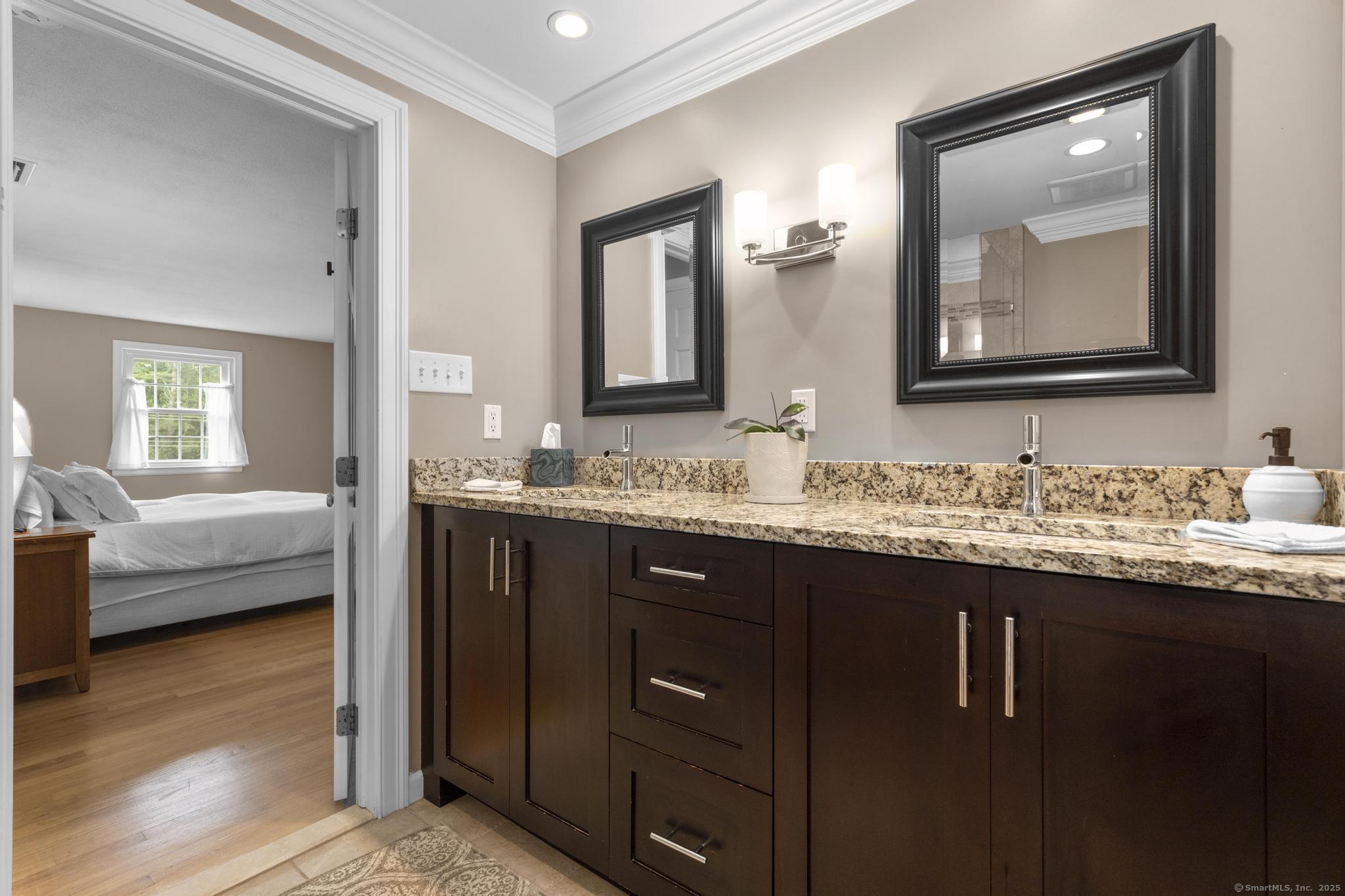 Avon, Connecticut 06001, United States, 4 Bedrooms Bedrooms, ,3 BathroomsBathrooms,Residential,Active,213070