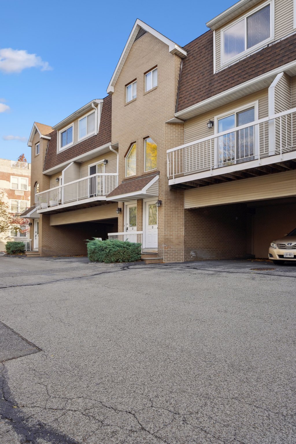 1900 Summer Street 13