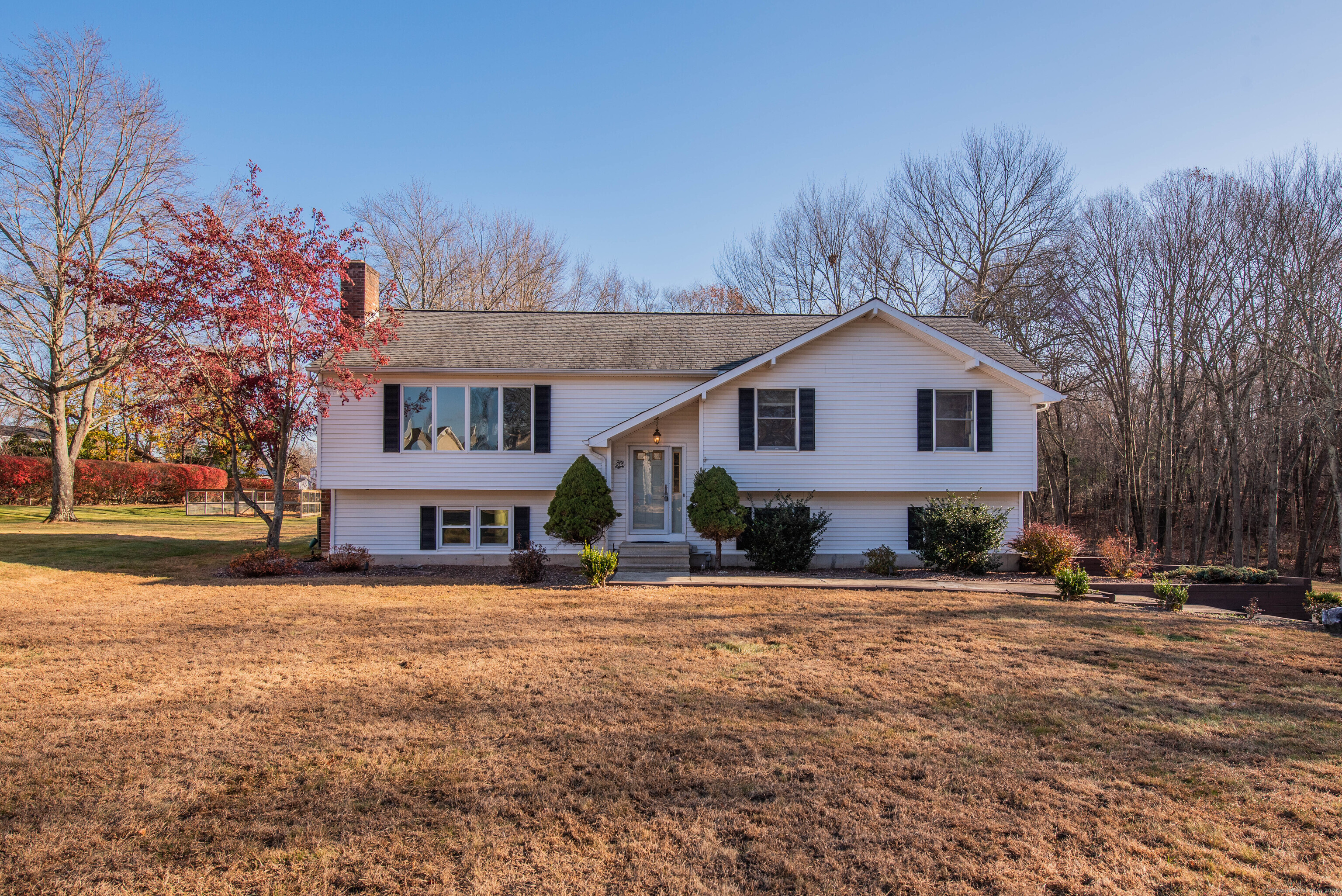 58 Bantle Road, East Hartford, Connecticut - 4 Bedrooms  
3 Bathrooms  
6 Rooms - 