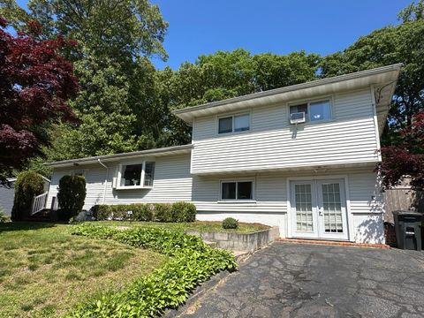 Photo of 39 Mohawk Drive, Norwalk, CT 06851 (MLS # 24145453)