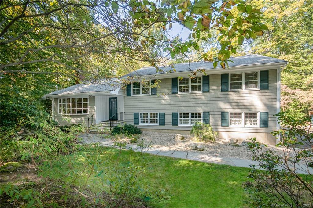 Photo 1 of 54 Huckleberry Hill Road, New Canaan, Connecticut, $820,000, Web #: 170238118