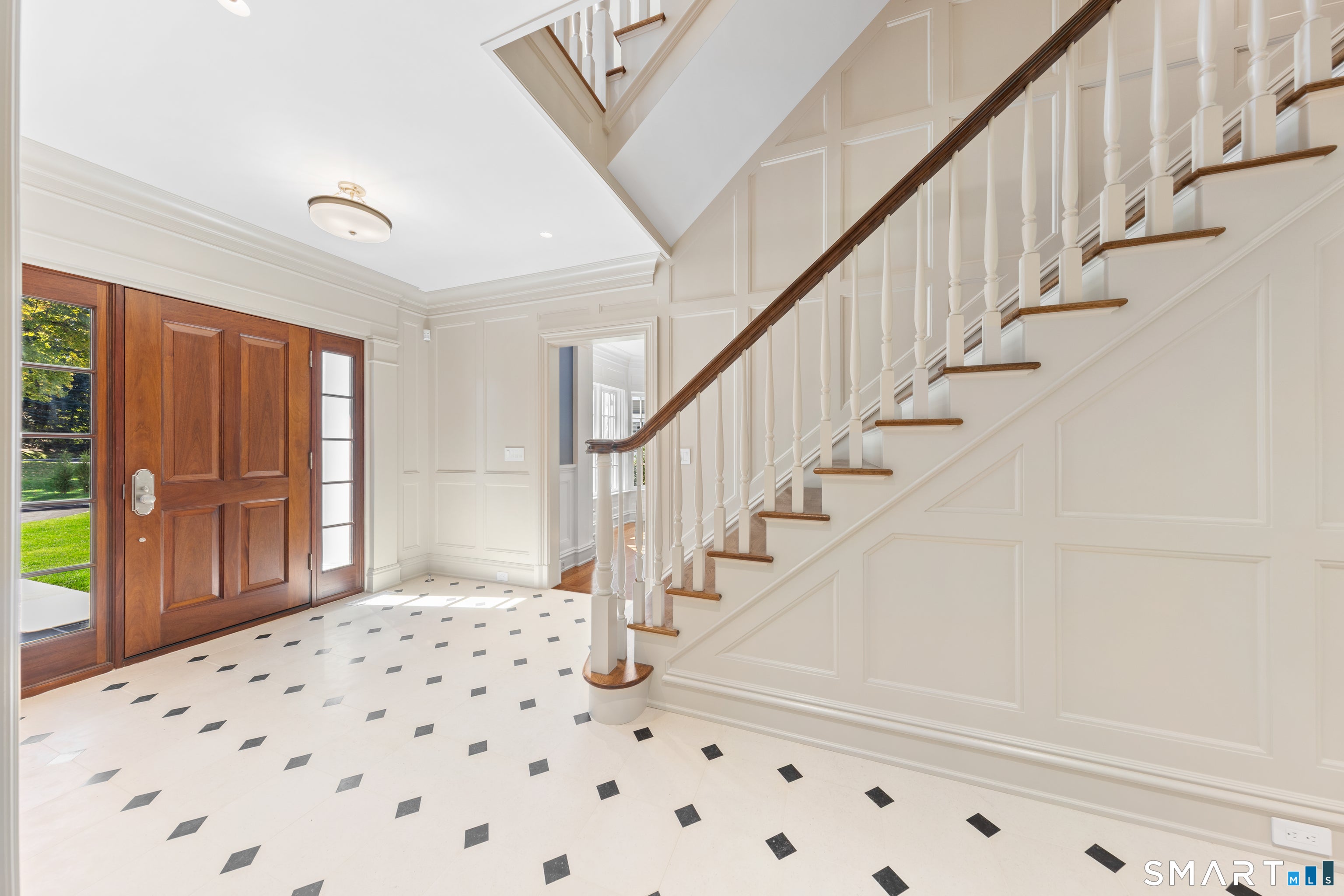 8 Bouton Lane
