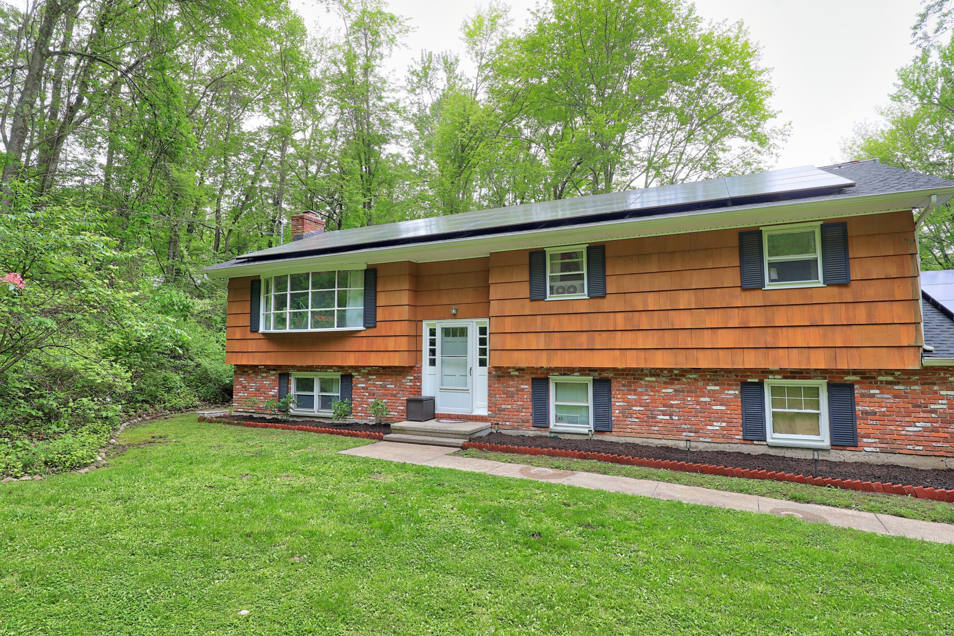 408 Reservoir Road, Southbury, Connecticut image 2