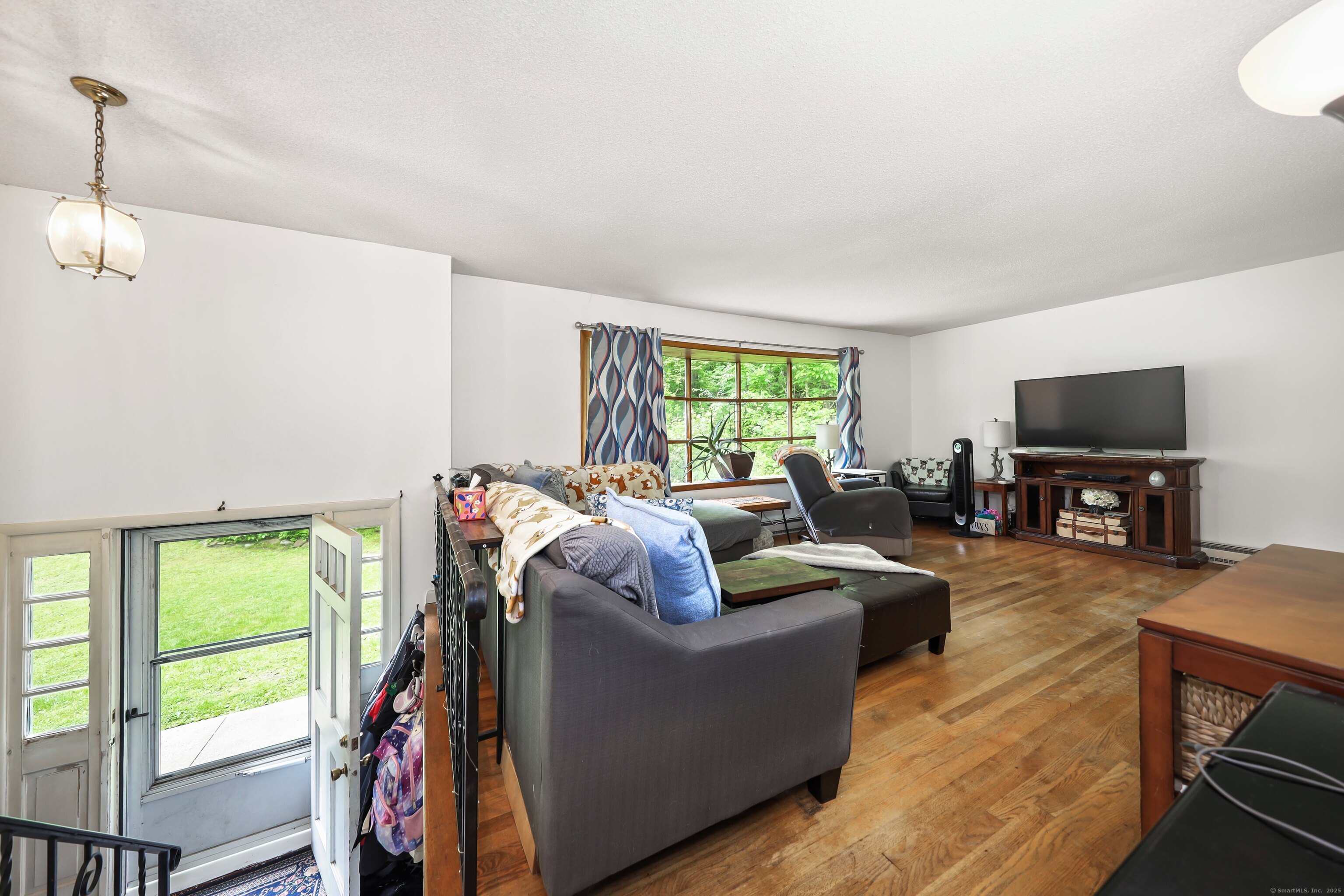 408 Reservoir Road, Southbury, Connecticut image 9