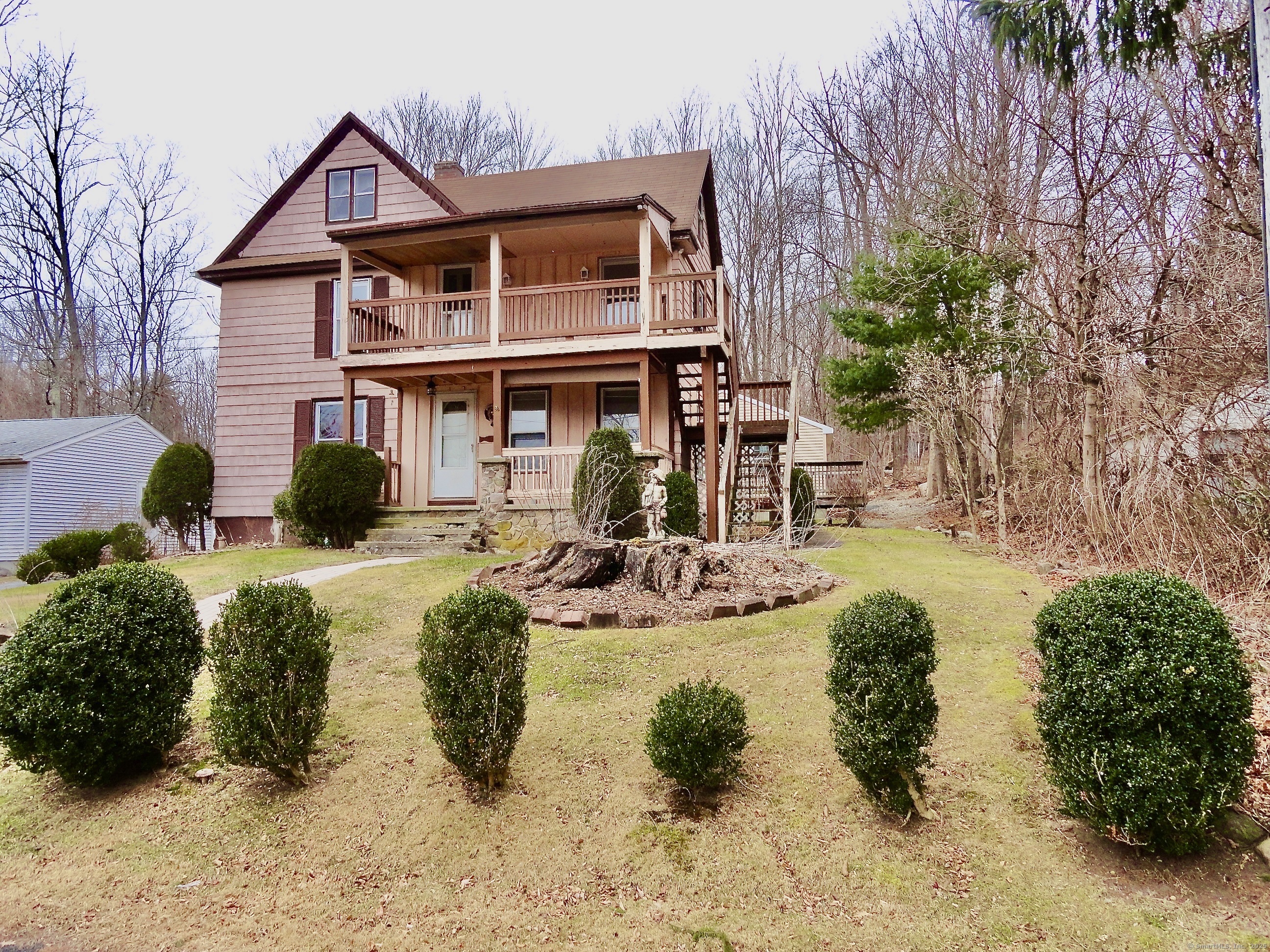 Property for Sale at Baker Street, Winchester, Connecticut - Bedrooms: 5 
Bathrooms: 2 
Rooms: 10  - $225,000