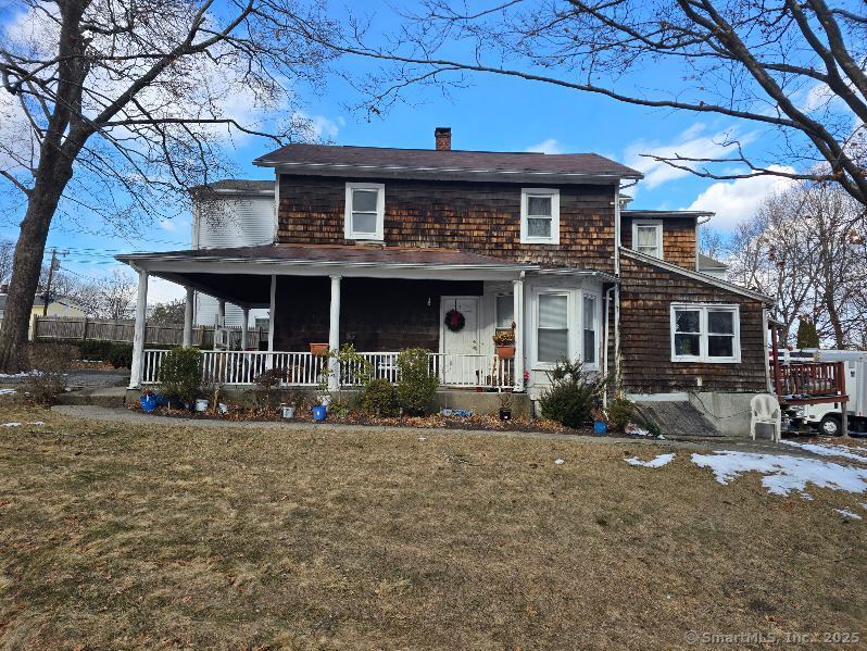 Pleasant Street, Danbury, Connecticut - 4 Bedrooms  
2 Bathrooms  
8 Rooms - 