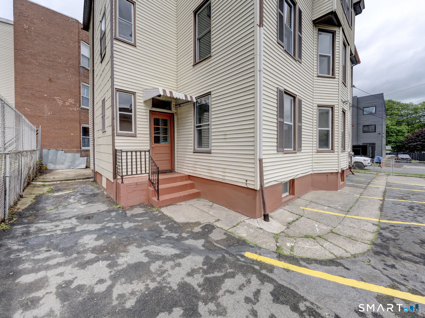 16 Hurlburt Street