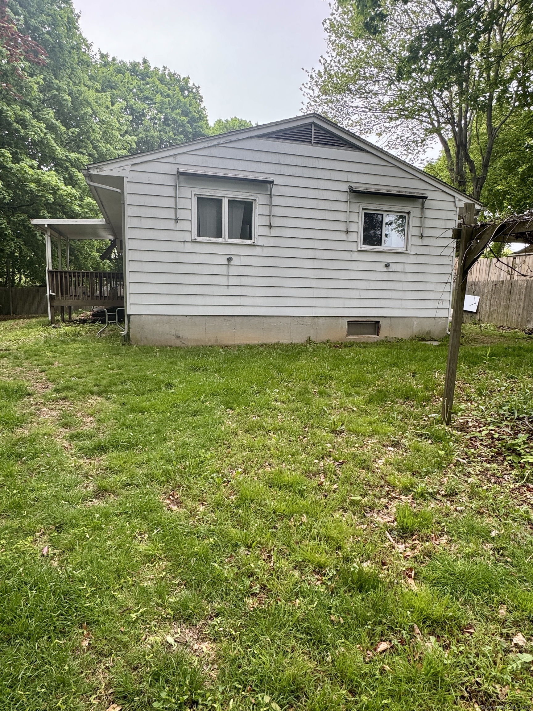 22 Pine Street, Waterford, Connecticut image 4