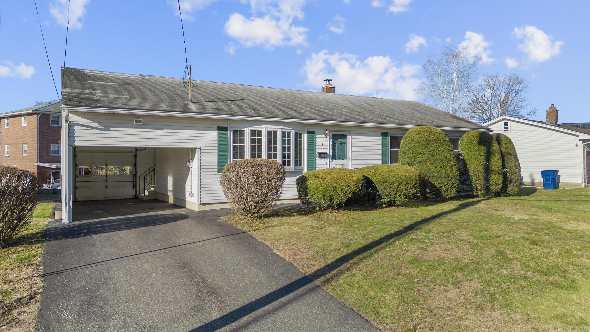 Property for Sale at 19 Rosengarten Drive, Waterbury, Connecticut - Bedrooms: 3 
Bathrooms: 2 
Rooms: 5  - $293,500