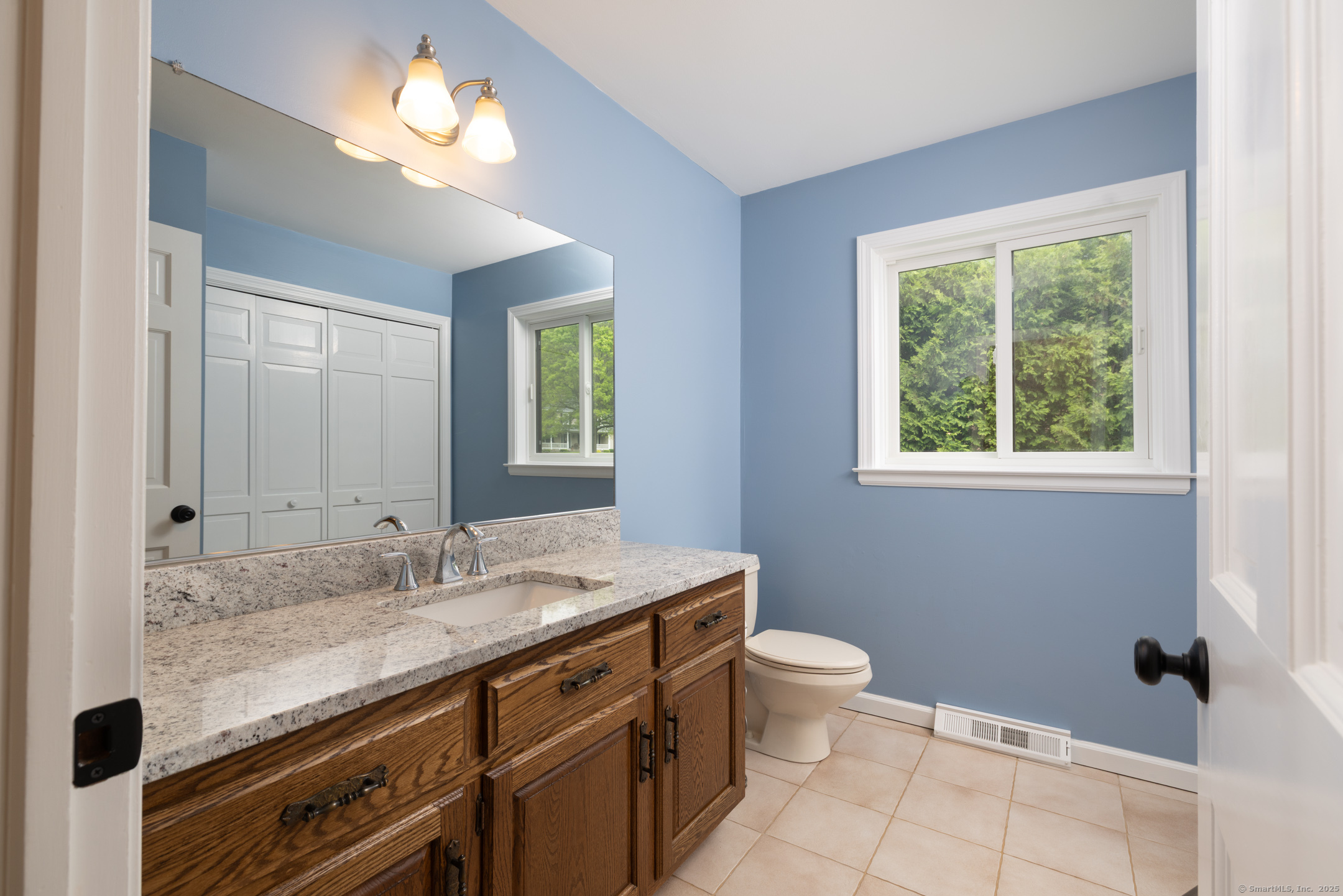 39 Amato Circle, Southington, Connecticut image 12