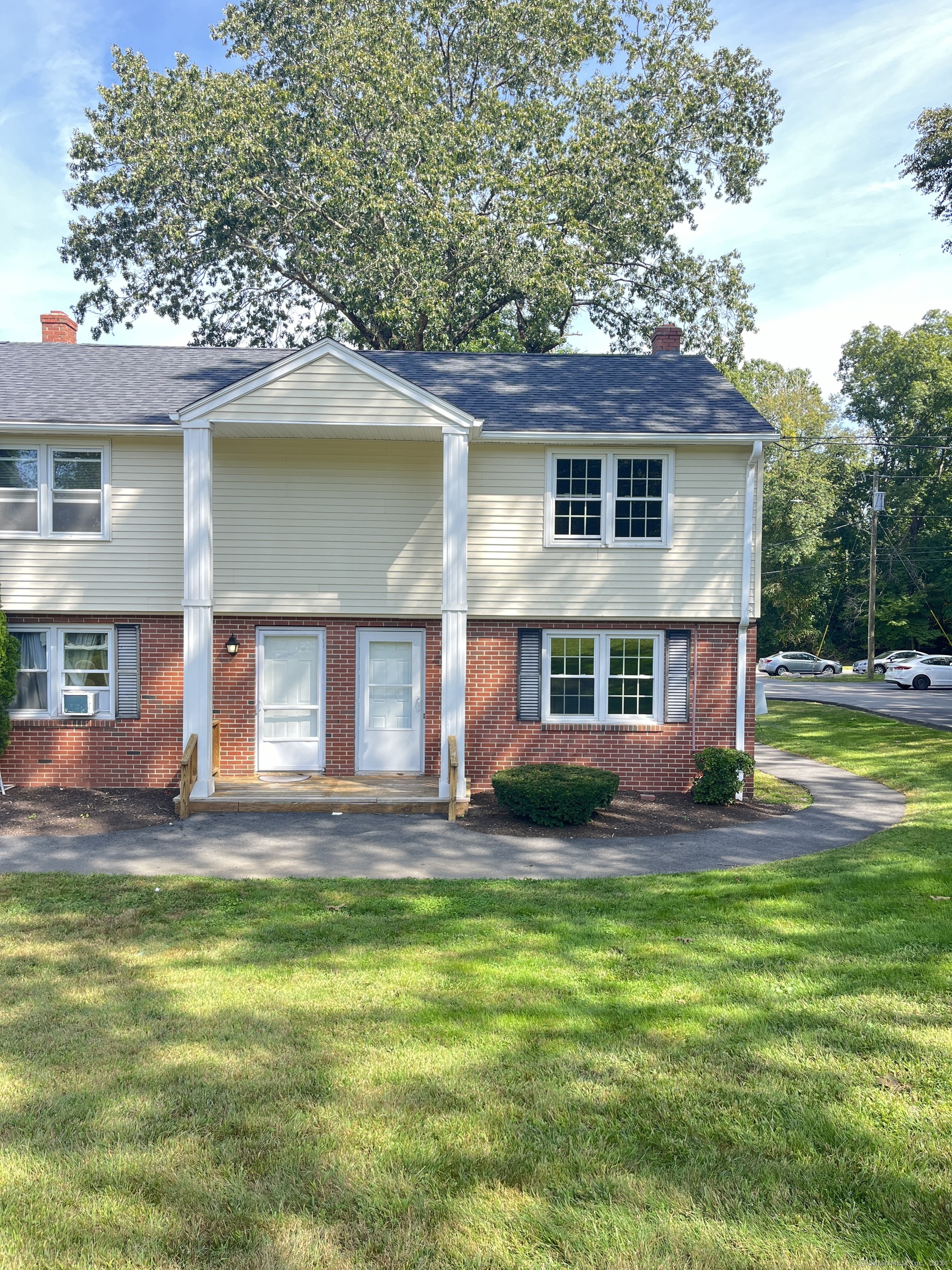 Property for Sale at 10 Carolina Drive Apt 36, Montville, Connecticut - Bedrooms: 2 
Bathrooms: 1 
Rooms: 4  - $139,900